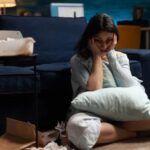 Οι άνθρωποι που μετανιώνουν κρυφά για τις επιλογές της ζωής τους, εμφανίζουν αυτές τις 10 συμπεριφορές